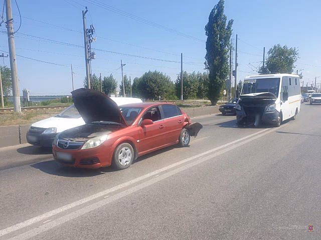 Два ДТП с участием автобусов в Волгограде и два аналогичных в Волжском произошли за одно утро