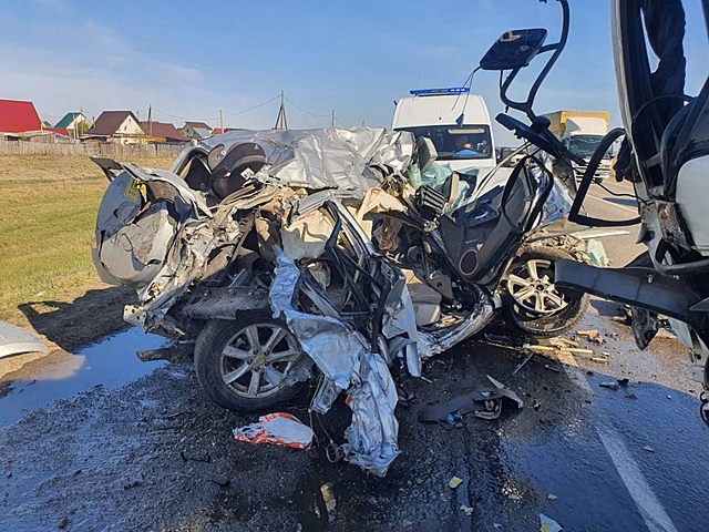 Под Курганом в массовой аварии с фурами погиб человек