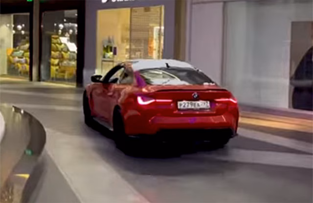 Блогер Михаил Литвин проехал на BMW по торговому центру в Одинцово