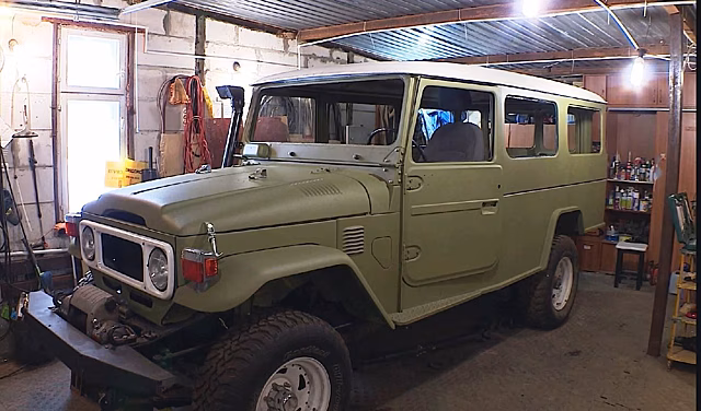 Пенсионер будет ездить по Костроме на раритетном Land Cruiser