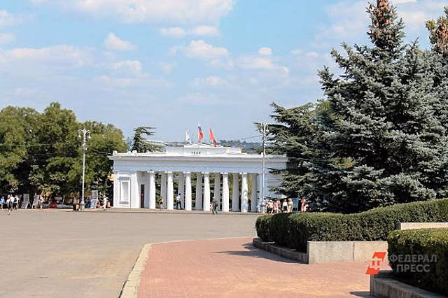 Губернатор Севастополя рассказал про фейк с плакатами на остановках