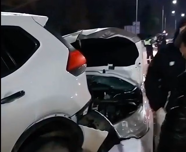 В Краснодаре на Ростовском шоссе столкнулись три автомобиля