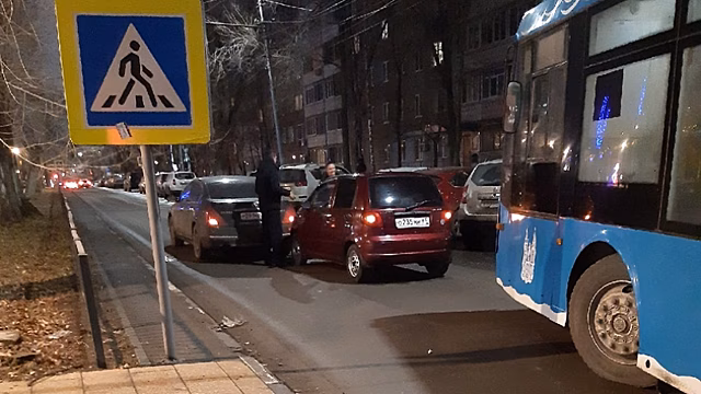 В центре Саратова из-за ДТП встали троллейбусы двух маршрутов