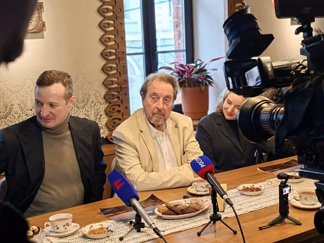 «Нет ничего лучше «Теслы»: отец Маска высказался о российском автопроме