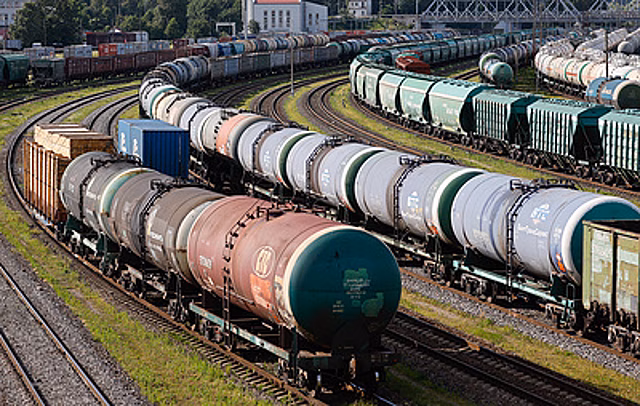 РФ и Таджикистан обсудили поставки российских нефтепродуктов в республику