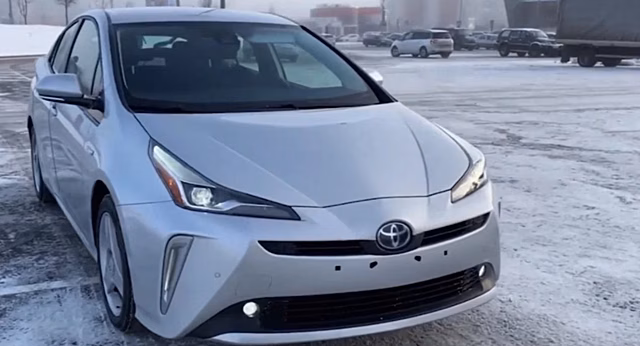 Полный привод и расход 4,5 литра на сотню: Обзор Toyota Prius AWD в комплектации XLE