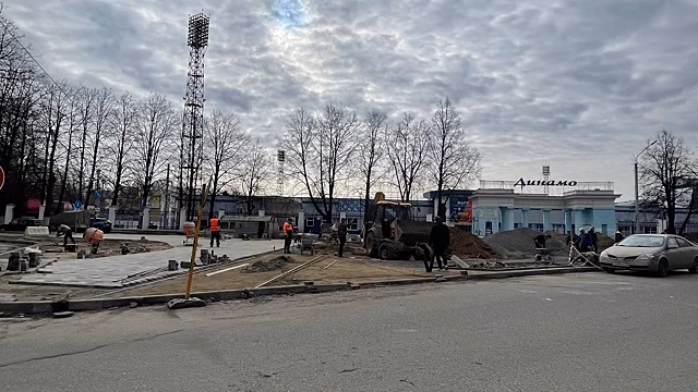 Более 60 % брусчатки уложил подрядчик на территории у ст. «Динамо» в Вологде