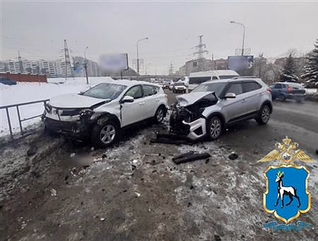В Самаре женщина пострадала в ДТП у пересечения Демократической и Ташкентской