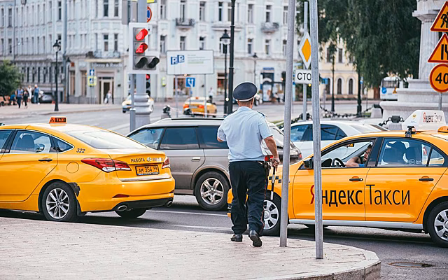 Не знаешь, где Кремль? Заплатишь штраф
