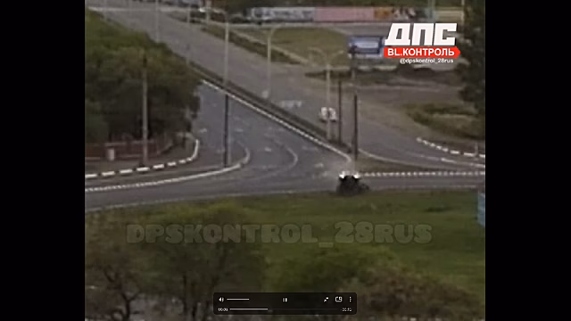 На Северной окружной в Рязани во время буксировки иномарка въехала в отбойник