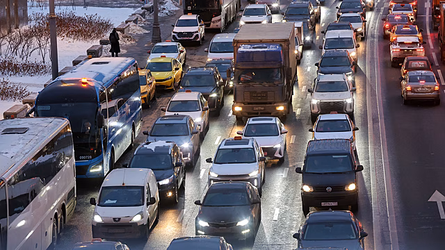 Московских водителей предупредили о пробках в праздничные выходные