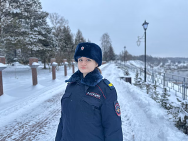 В Тверской области сотрудница отдела полиции стала свидетелем ДТП и оказала помощь пострадавшему