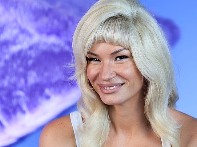 Ида Галич помогла собрать более 8 млн рублей на реабилитацию 6-летней девочки