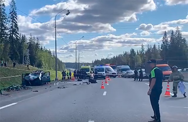 По меньшей мере двое детей погибли при аварии в Ленинградской области
