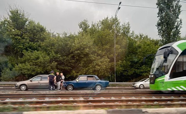 В Курске из-за ДТП на ул.Перекальского образовалась пробка