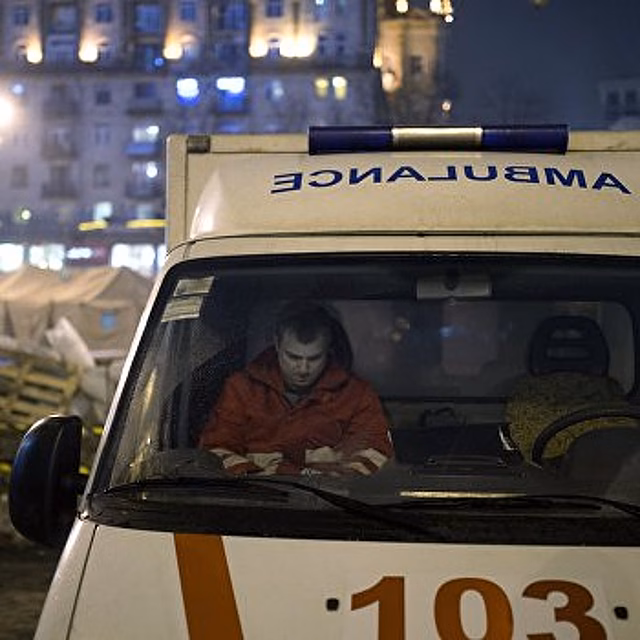 Под Запорожьем карета скорой помощи переехала уже сбитого пешехода