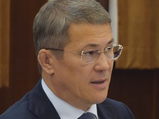 Радий Хабиров поручил проверить безналичную системы оплаты в транспорте Башкирии