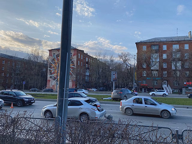 В Перми после аварии скончался водитель кроссовера