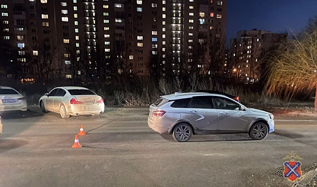 На западе Волгограда 10-летний ребенок попал под колеса автомобиля