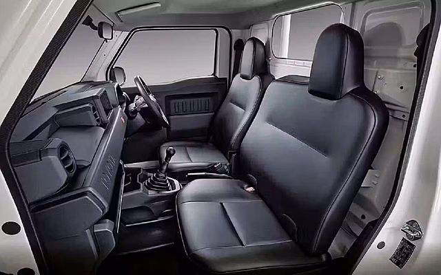 Маневренный грузовичок Hilux Champ укоротили для города
