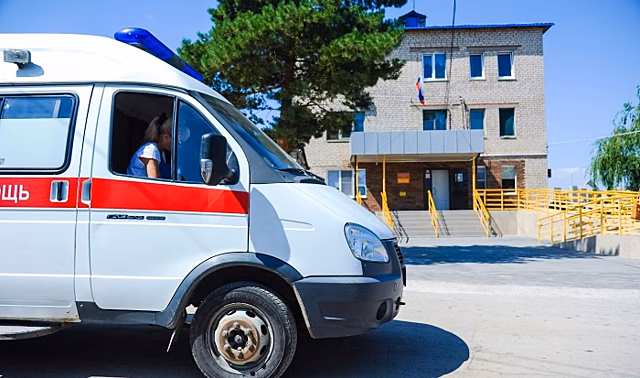 На севере Волгограда 28-летняя девушка попала под колеса иномарки