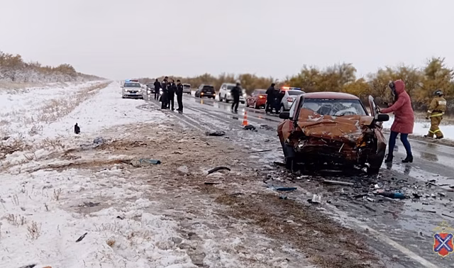 В непогоду под Волгоградом случилось смертельное ДТП