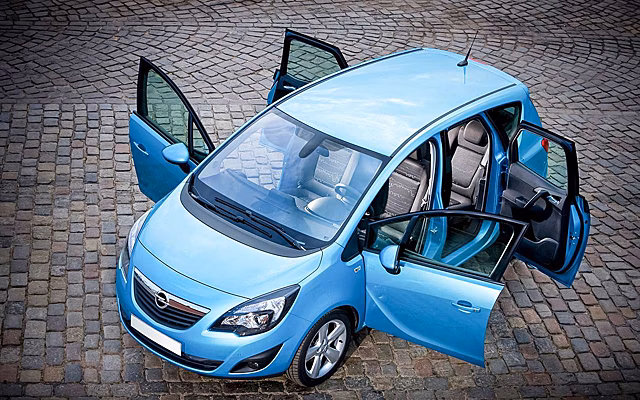 Названы плюсы и минусы бюджетного компактвэна Opel Meriva поколения B