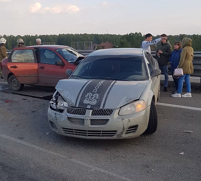 На въезде в Екатеринбург из-за ДТП и ремонта скопилась пробка