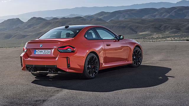 Компания BMW представила 45-сильное купе M2 с опцией Carbon