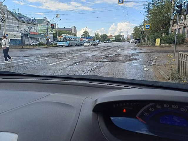 Перекрёсток в Чите пообещали отремонтировать