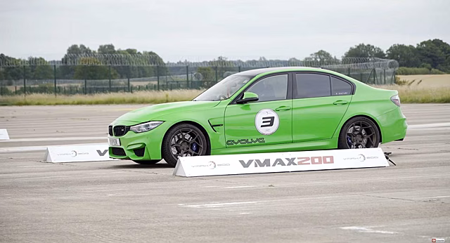 Показали как модифицированные седаны BMW M3 и M5 с легкостью разгоняются до 200 миль в час