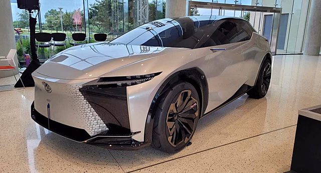 Компания Lexus выпустит серийную версию концепта Lexus LF-Z до конца следующего года