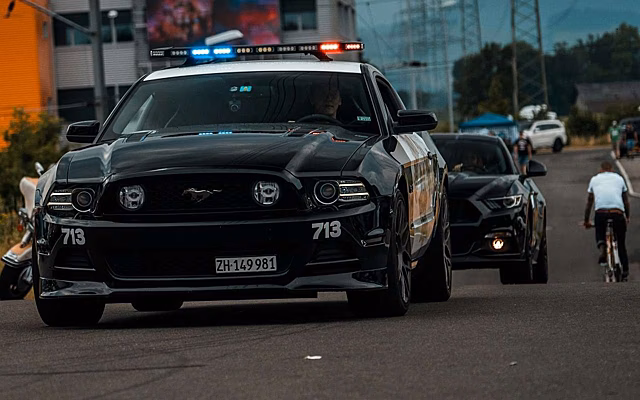 Автомобили научат жаловаться в полицию на нарушителей ПДД в режиме онлайн