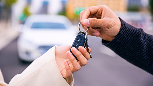 В РФ начали чаще покупать автомобили на маркетплейсах