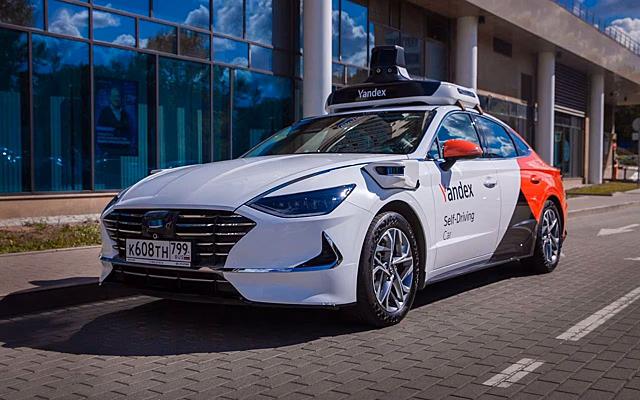 Нейросеть автопилота "Яндекса" будет обучаться у профессиональных водителей