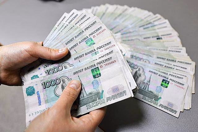 Россиянка украла 600 тысяч рублей у друга и бросила его