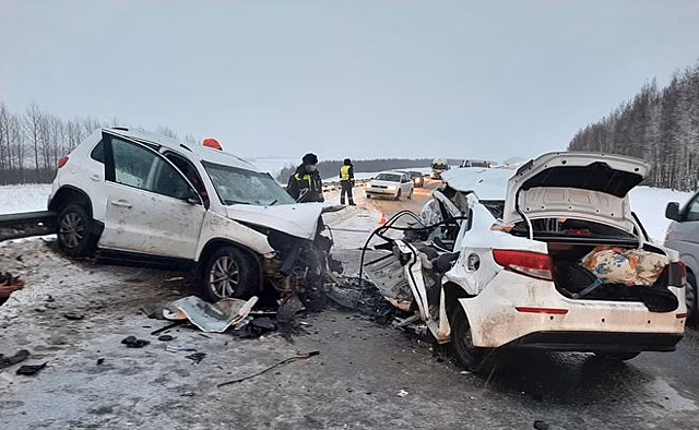 В ДТП с участием двух автомобилей в Татарстане погибли четыре человека