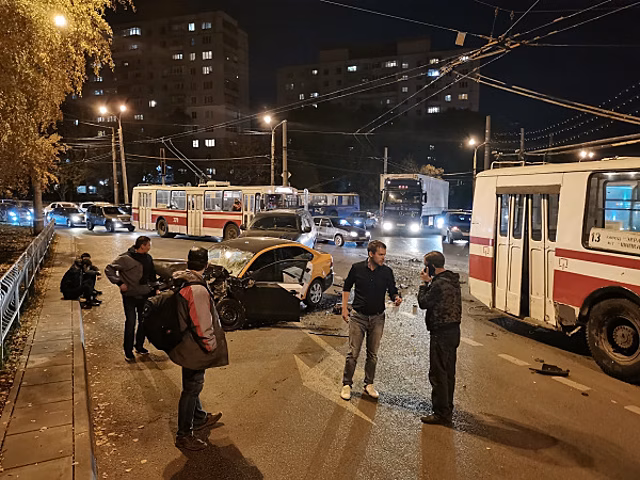ДТП с участием автомобиля каршеринга произошло в Самаре