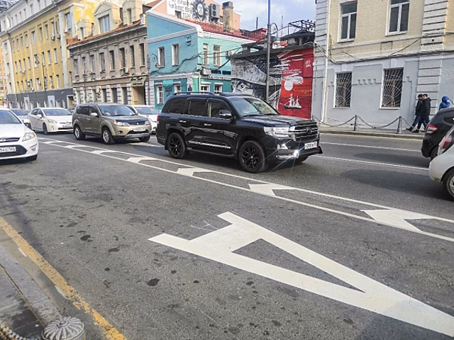Судьба правого руля под вопросом: как решение арбитража в Приморье может парализовать авторынок ДФО