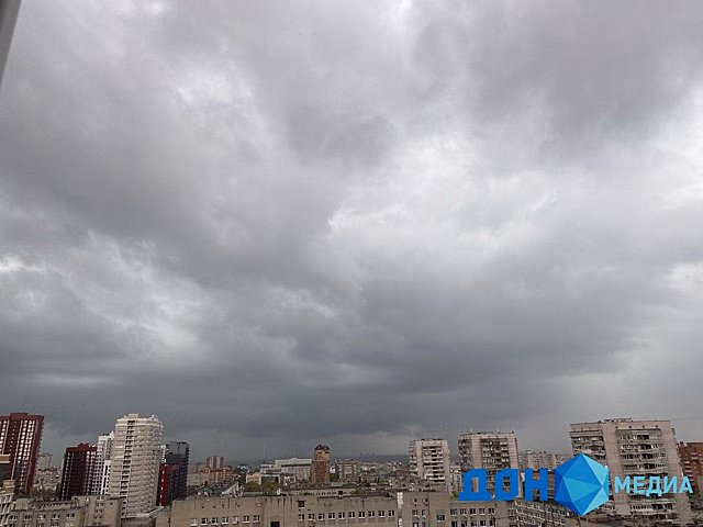Город затопило: в Ростове из-за ливня образовались 9-балльные пробки