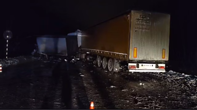 Трассу М-7 перекрыли в Нижегородской области из-за смертельного ДТП