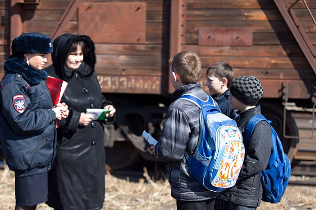 Цикл рейдов по профилактике детского травматизма в зоне движения поездов начался на ЗабЖД