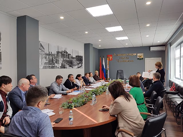 Надежда Рыльская провела встречу с жителями улицы Стахановцев по предстоящей застройке