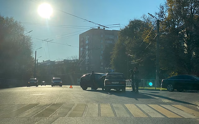 На перекрёстке в Рязани произошло ДТП