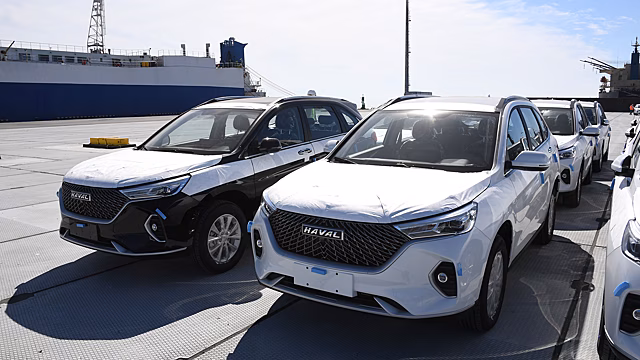 Эксперт объяснил, почему резко сократились поставки новых автомобилей в Россию