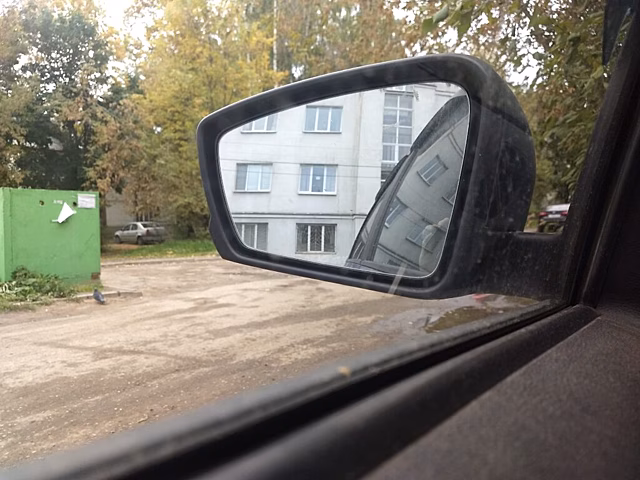 В России запасные колеса и боковые зеркала стали основной целью автограбителей в 2021 году