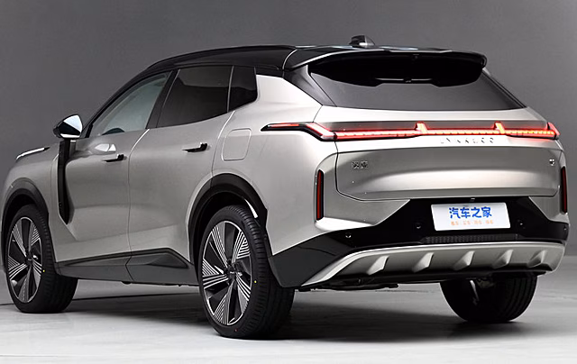 В КНР начали продажу гибридных кроссоверов Lynk & Co 08 EM-P