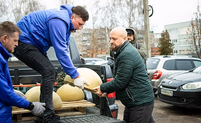 В Курске от автомобилей огородили пешеходную зону рядом со школой № 54