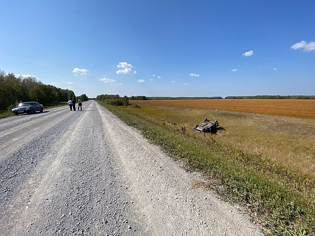 Пассажир перевернувшегося «Спутника» погиб на трассе в Новосибирской области