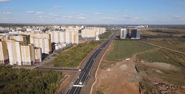 В Оренбурге на дублере улицы Чкалова настраивают светофоры, наносят разметку